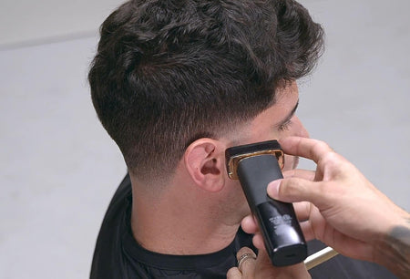 Andis reSURGE Shaver