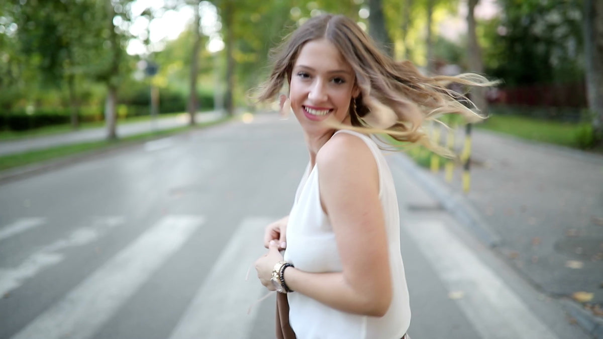 Load video 
